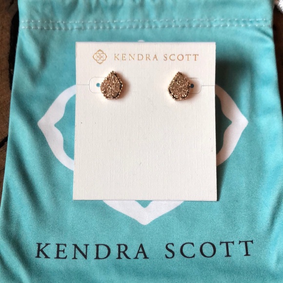 Kendra Scott Jewelry - 🛍SALE!! Kendra Scott rose gold drusy earrings!